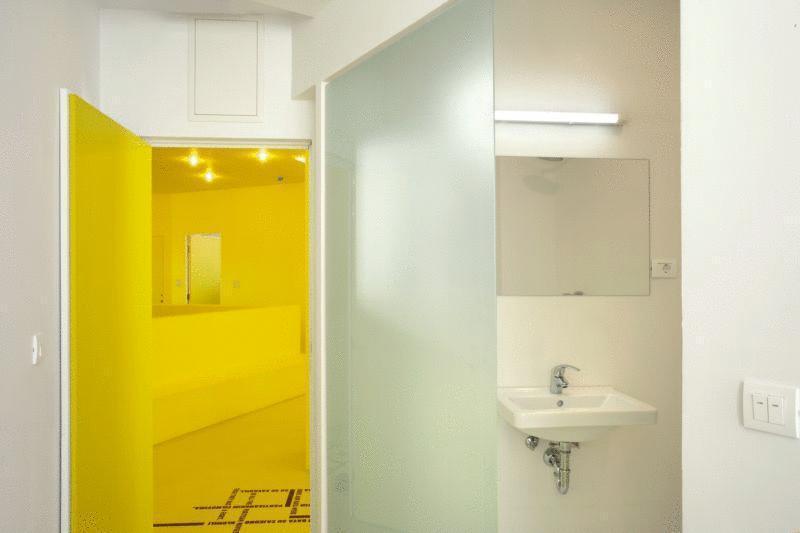Design One Hostel *