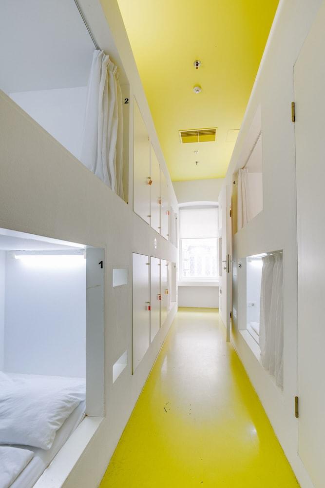 Design One Hostel *