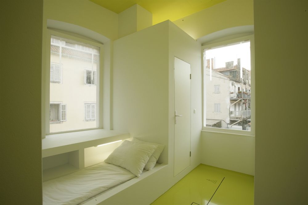 Design One Hostel